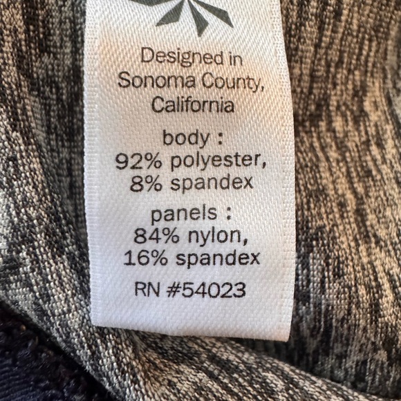 Athleta women’s Running Pullover with 1/2 zip front & mock neck- Gray and Navy - Picture 10 of 11